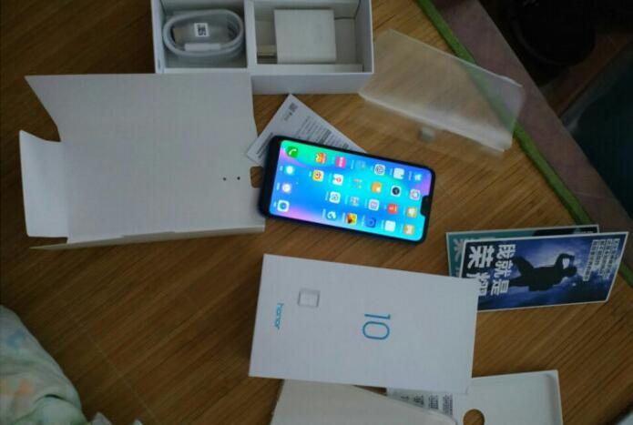 华为 荣耀10 (COL-TL10)4G+全网通尊享版幻影