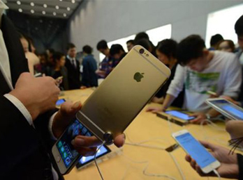 iPhone 6设计缺陷，死机重启，苹果拟打补丁升级系统换闪存