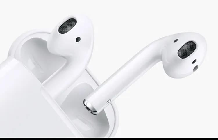 苹果AirPods 2代无线蓝牙耳机配有线充电盒版苹果AirPods 2代无线蓝牙