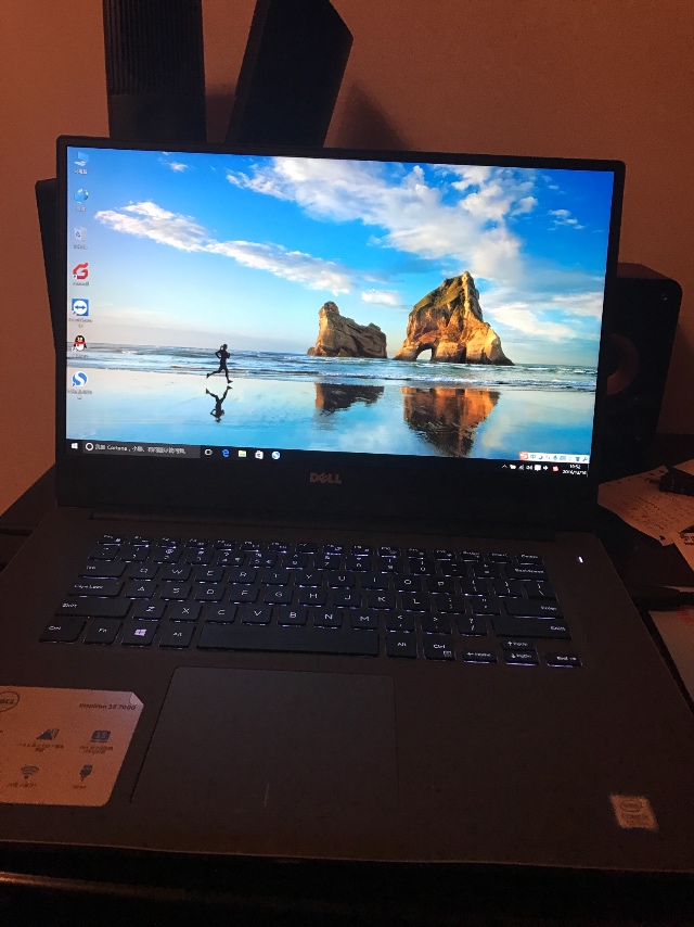 戴尔(dell)灵越燃7000 15-7560-r1545 15.6英寸 流光银 i5主频2.