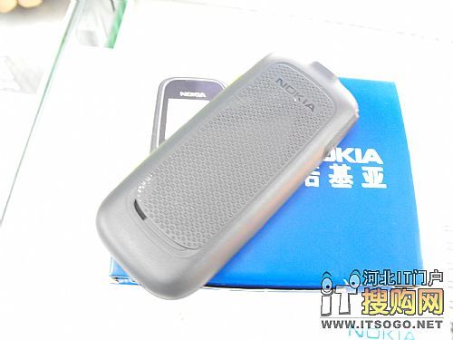 七款新机,其中的主打平民市场的经济实用性手机——诺基亚2323classic